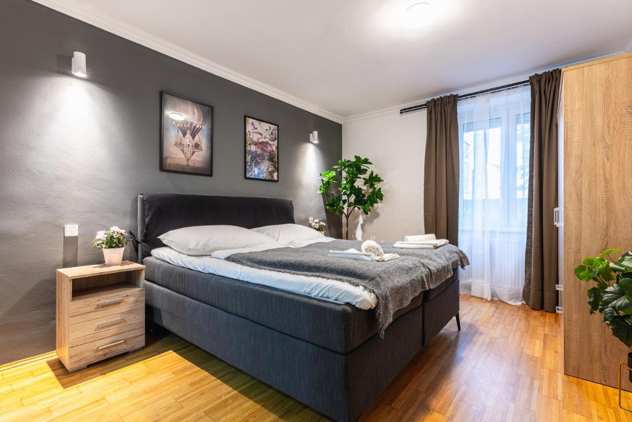 Live Centrally In A Spacious And Modern Apartment In Bécs Kültér fotó