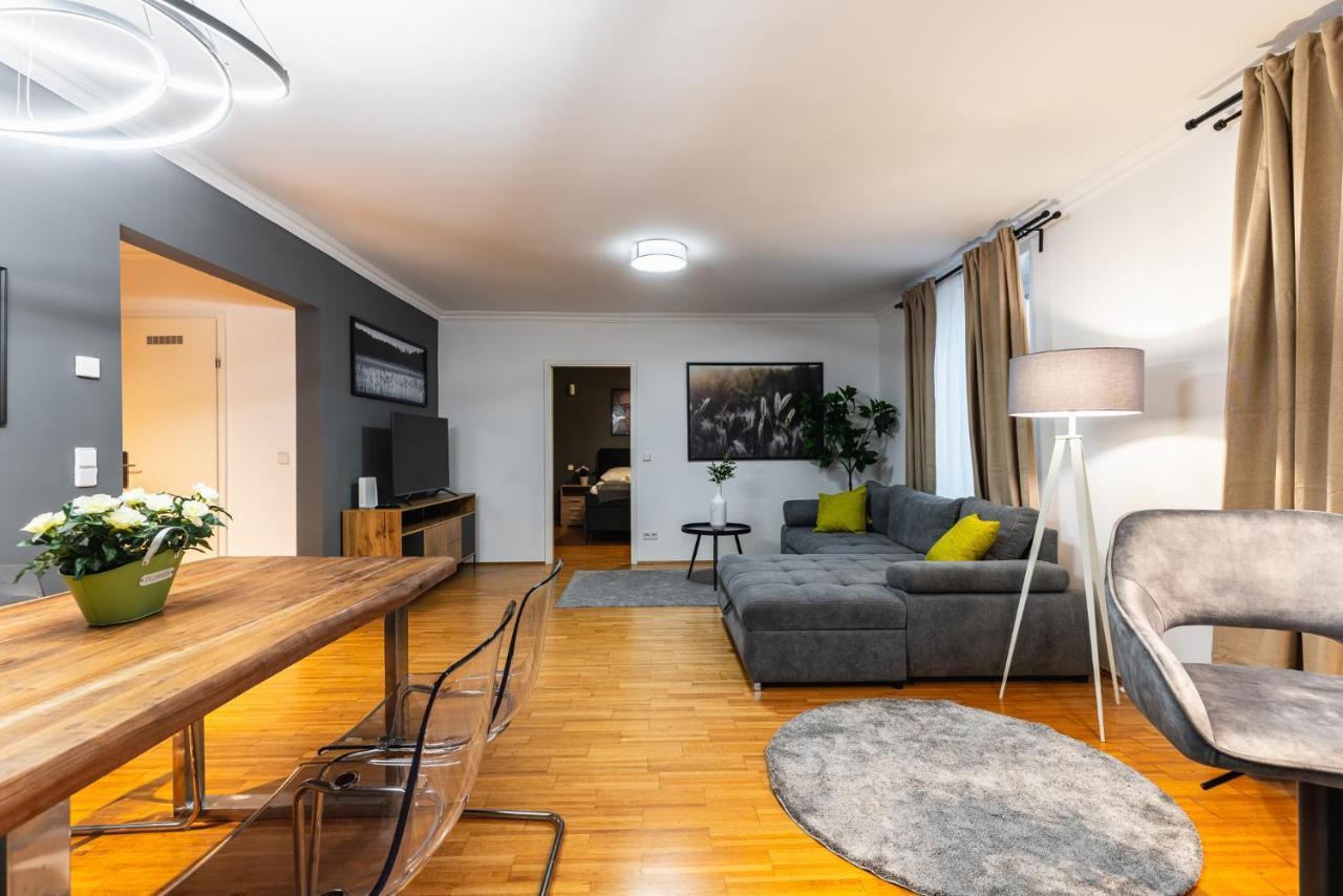 Live Centrally In A Spacious And Modern Apartment In Bécs Kültér fotó