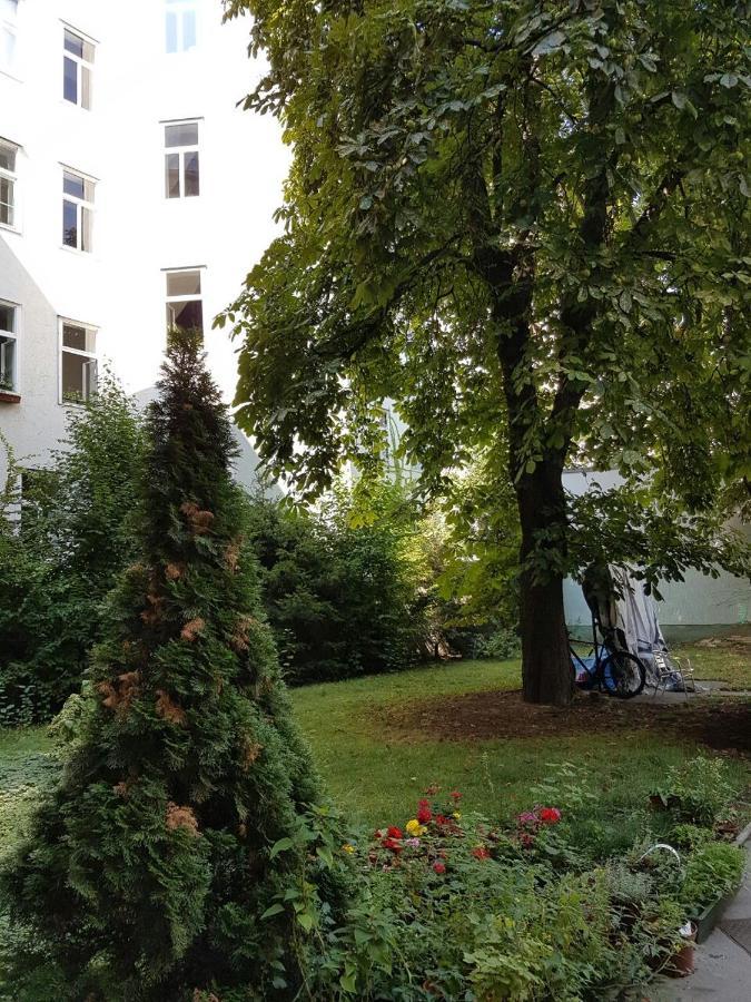 Live Centrally In A Spacious And Modern Apartment In Bécs Kültér fotó